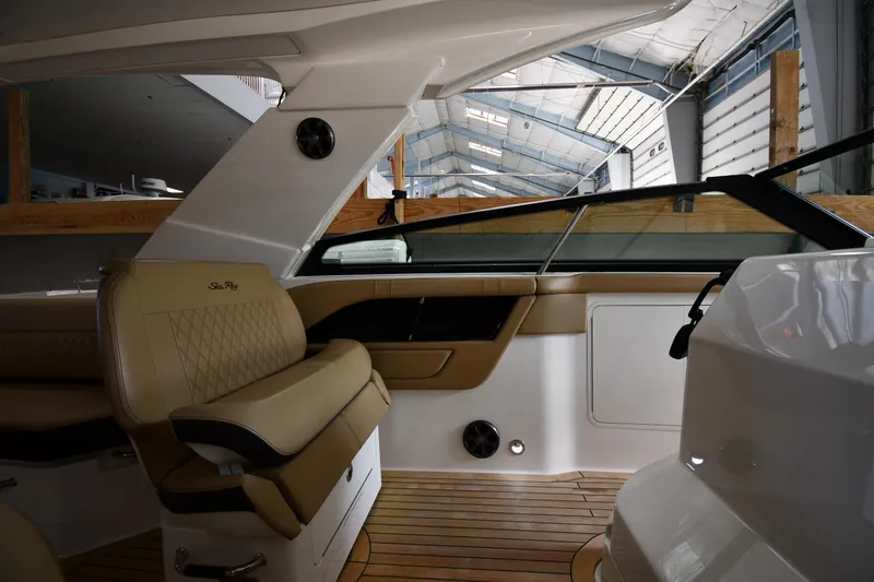  Yacht Photos Pics Interior of 2020 Sea Ray SLX 400 Outboard, featuring luxurious seating and sleek design.