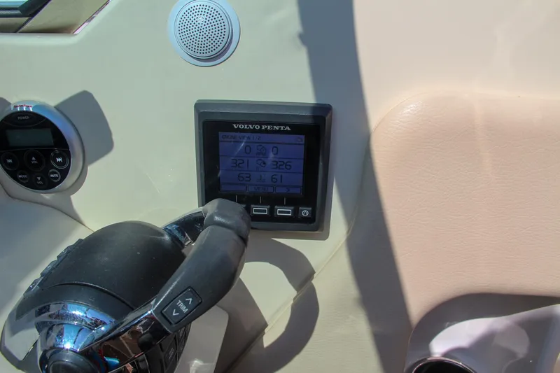 Wahoo Yacht Photos Pics 2013 Chris-Craft Launch 28 dashboard with Volvo Penta display and controls.