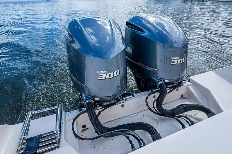 Little P Yacht Photos Pics Twin Yamaha 300 engines on a 2016 Grady-White Canyon 271 FS boat.