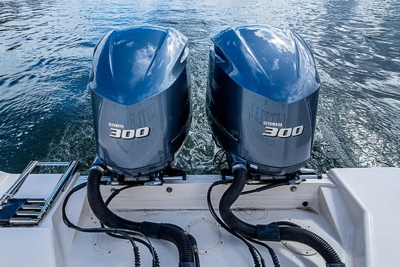 Little P Yacht Photos Pics Twin Yamaha 300 engines on a 2016 Grady-White Canyon 271 FS boat.