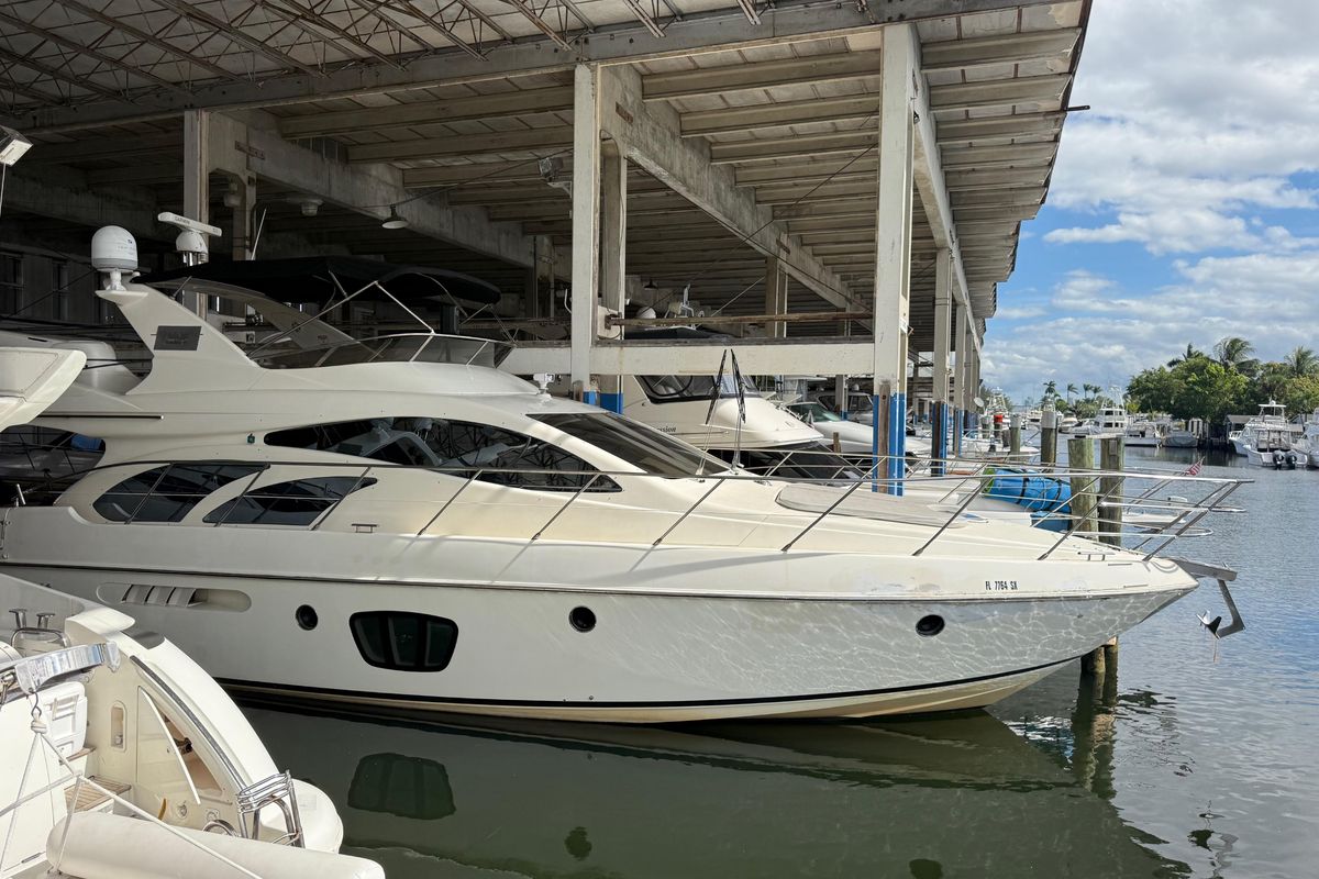 2006 Azimut 55 