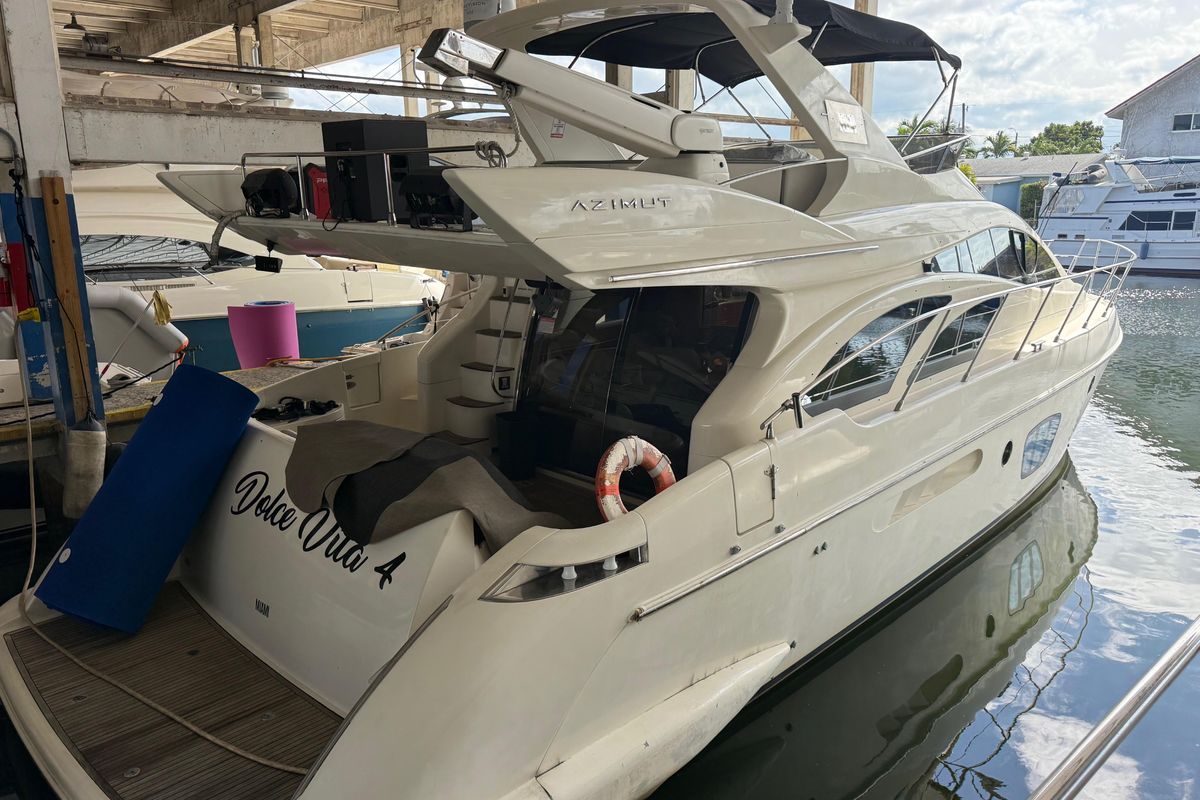 2006 Azimut 55 