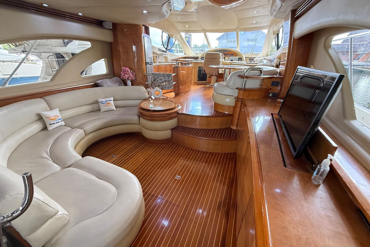 2006 Azimut 55 