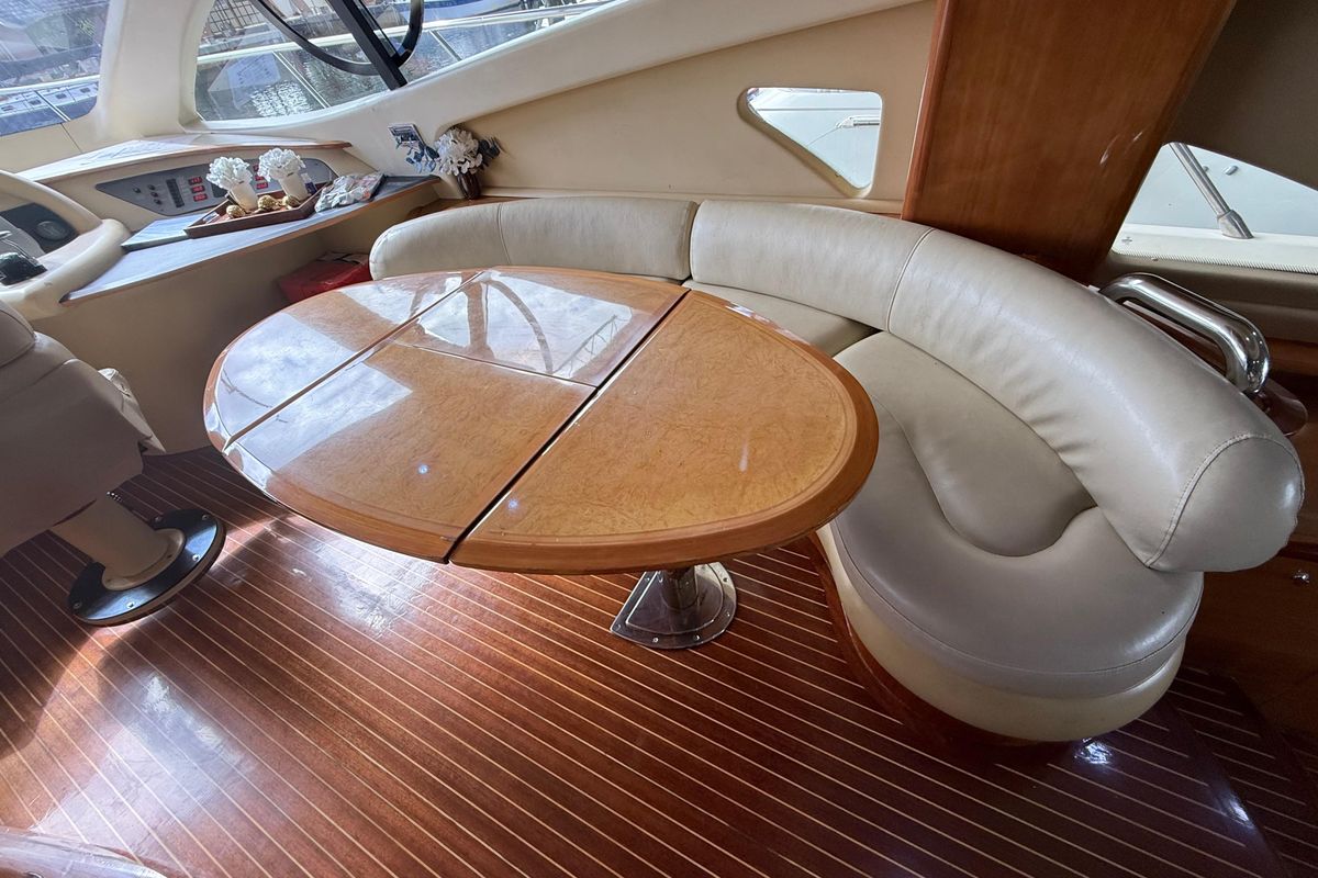 2006 Azimut 55 