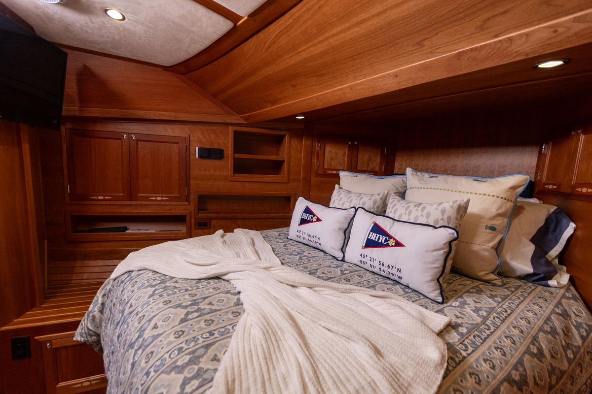 2009 Sabre 52 