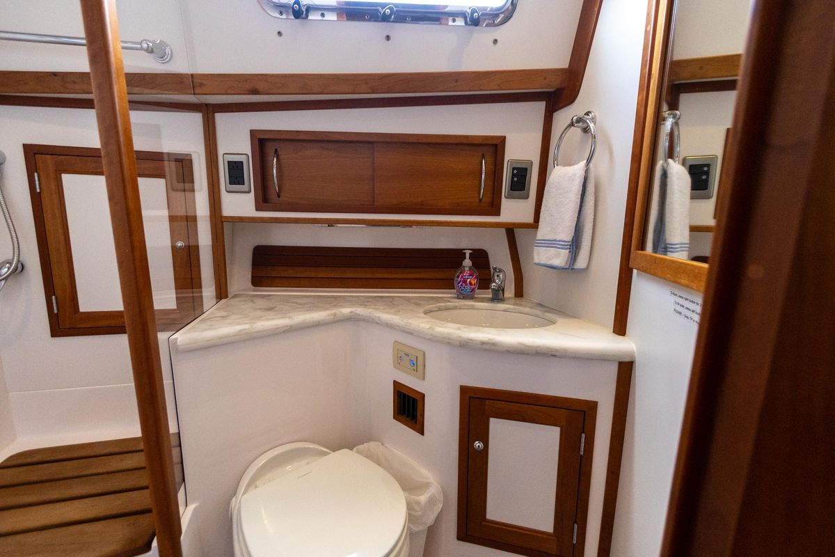 2009 Sabre 52 