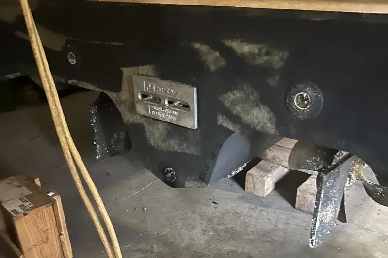  Yacht Photos Pics 2005 Sea Ray 390 Sundancer boat hull on blocks in storage.