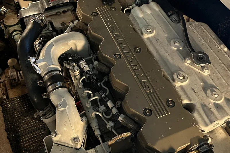  Yacht Photos Pics Engine of a 2005 Sea Ray 390 Sundancer boat, featuring Cummins components.