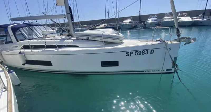  Yacht Photos Pics Screenshot 2025-12-17 alle 12.35.09.png