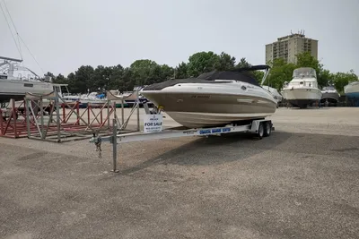 Sea Ray 240 Sundeck