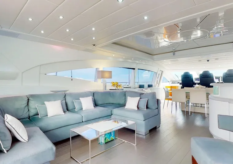 Splendida Yacht Photos Pics MANGUSTA 108