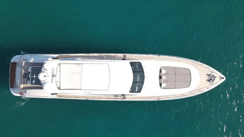 Splendida Yacht Photos Pics MANGUSTA 108