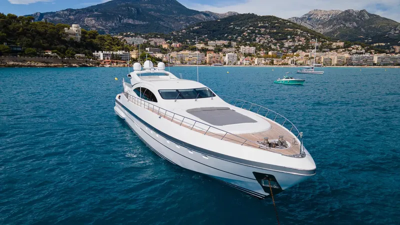 Splendida Yacht Photos Pics MANGUSTA 108