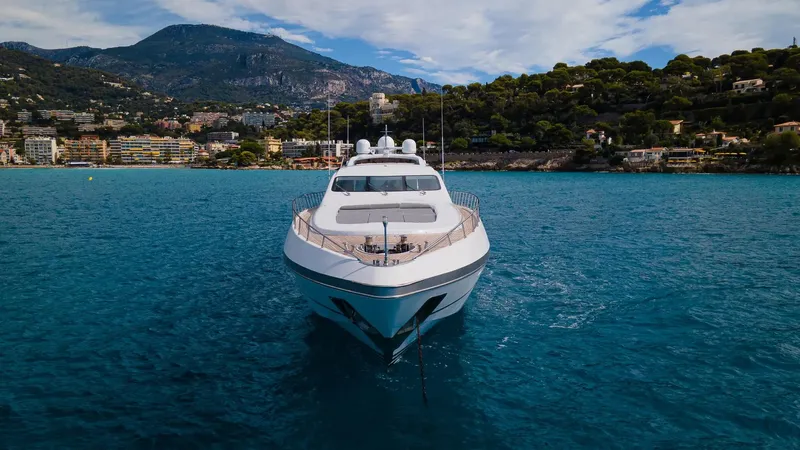 Splendida Yacht Photos Pics MANGUSTA 108