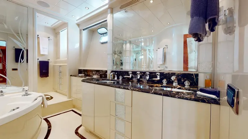 Splendida Yacht Photos Pics 