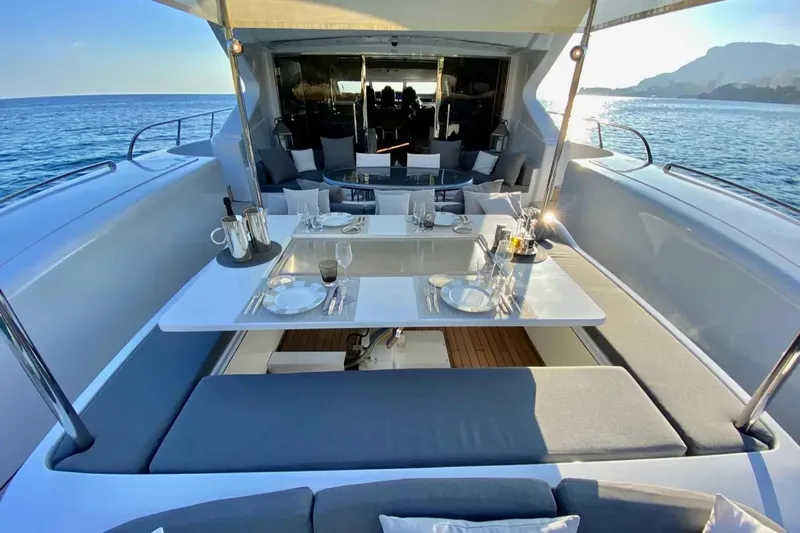 Splendida Yacht Photos Pics MANGUSTA 108