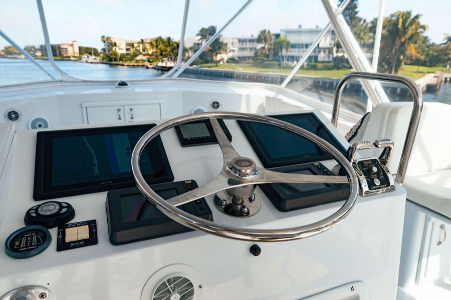 1985 Hatteras 55 Convertible