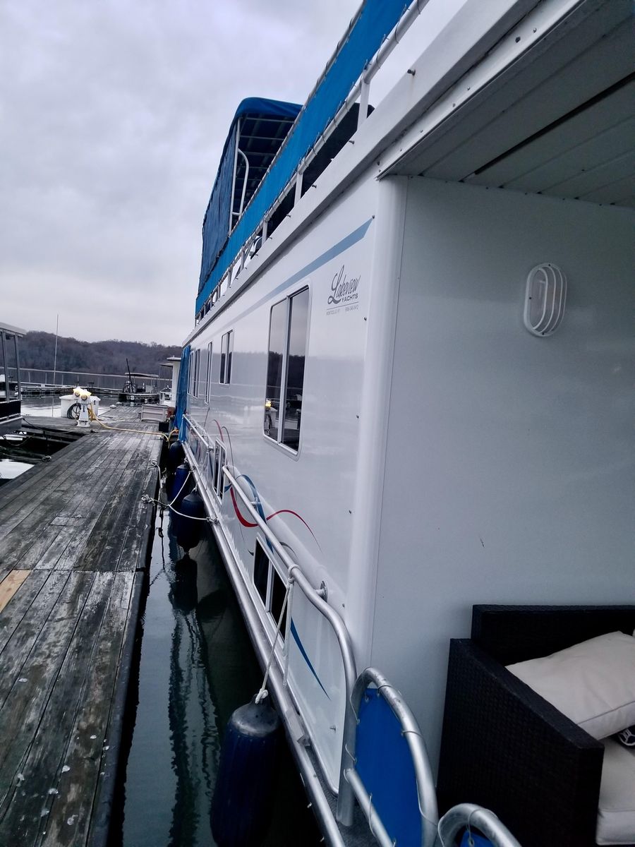 2006 Lakeview 70 