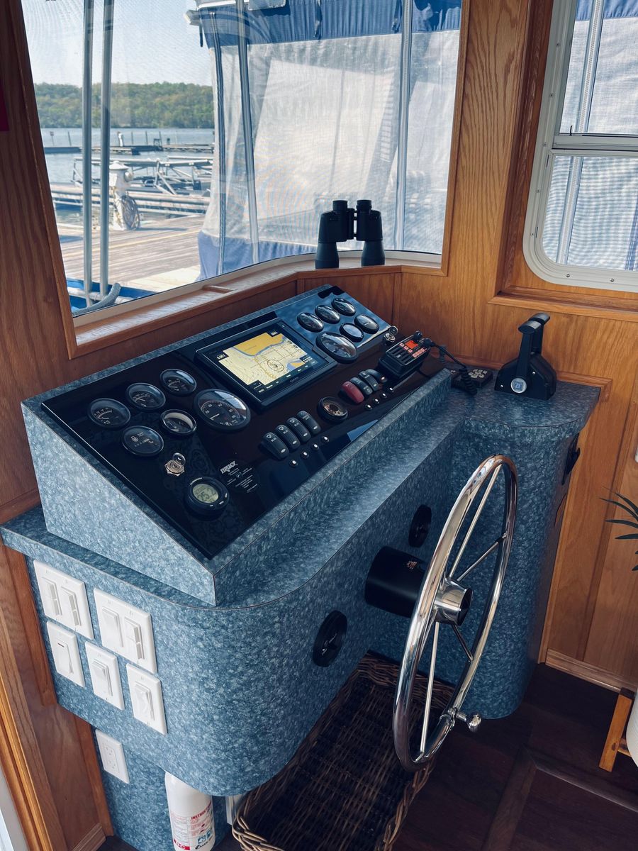 2006 Lakeview 70 