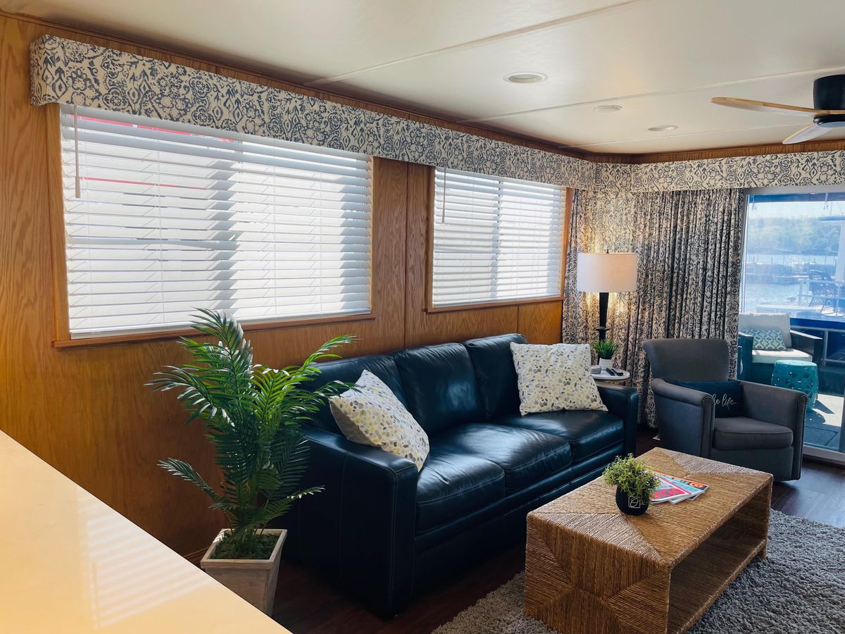 2006 Lakeview 70 