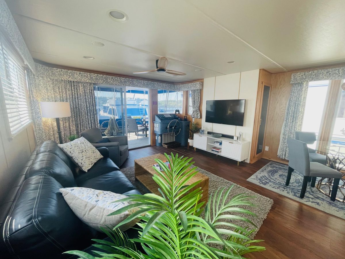2006 Lakeview 70 