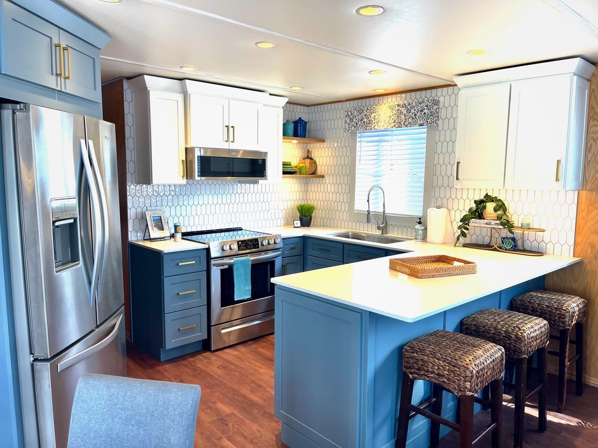 2006 Lakeview 70 