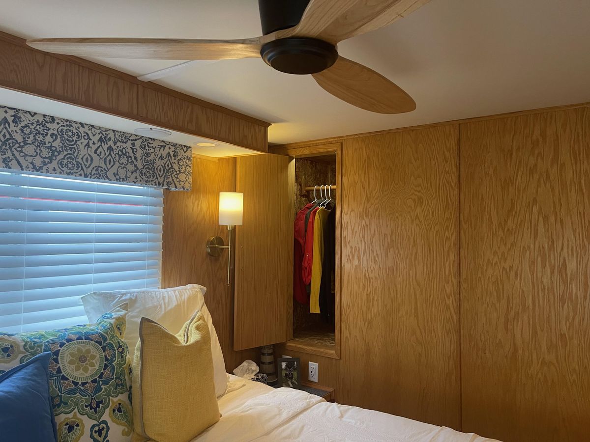 2006 Lakeview 70 