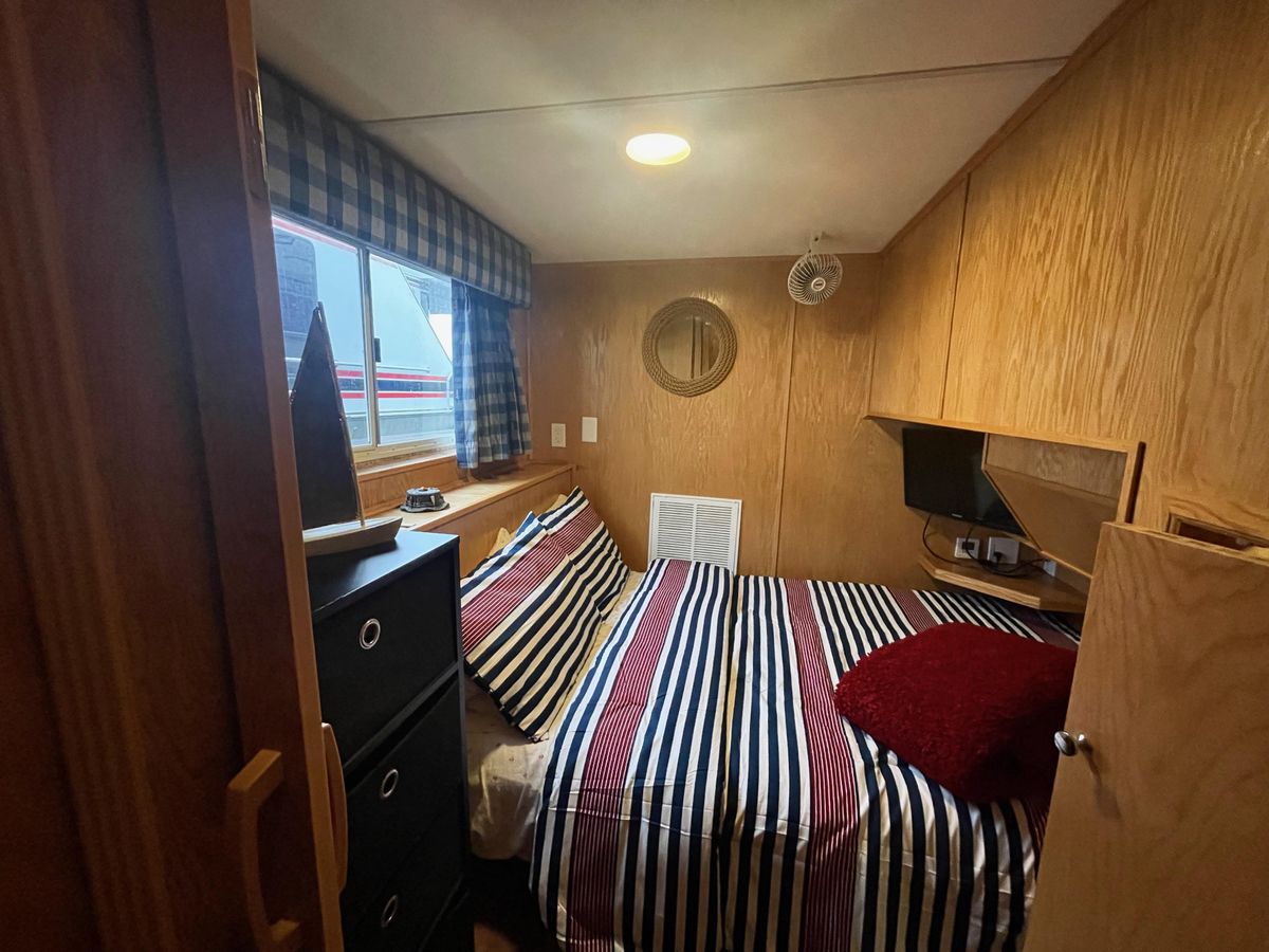 2006 Lakeview 70 