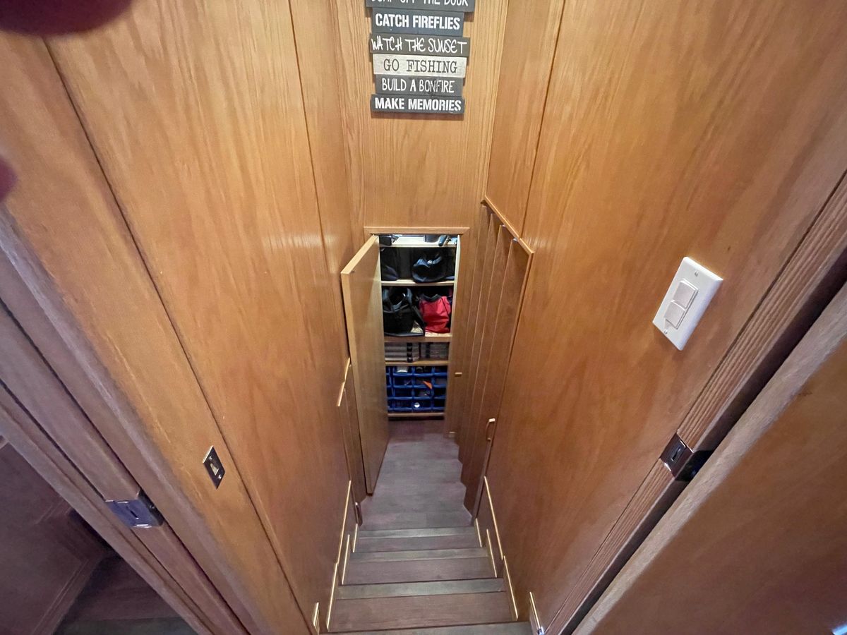 2006 Lakeview 70 