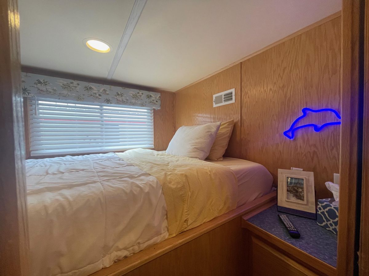 2006 Lakeview 70 