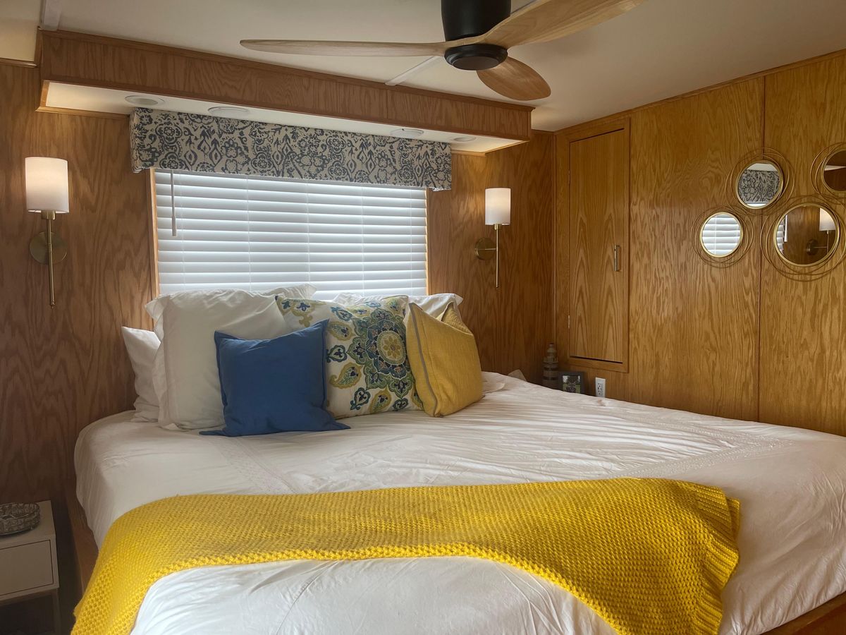 2006 Lakeview 70 