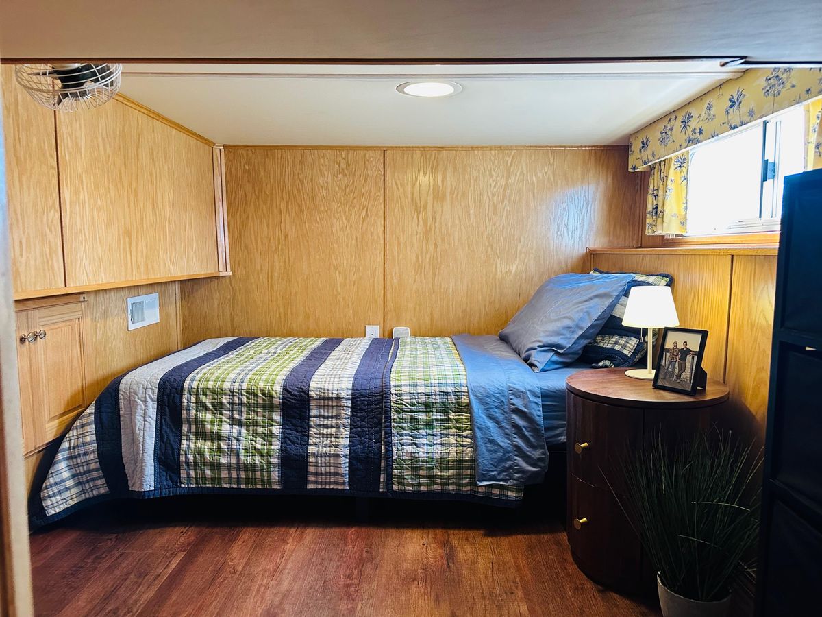 2006 Lakeview 70 