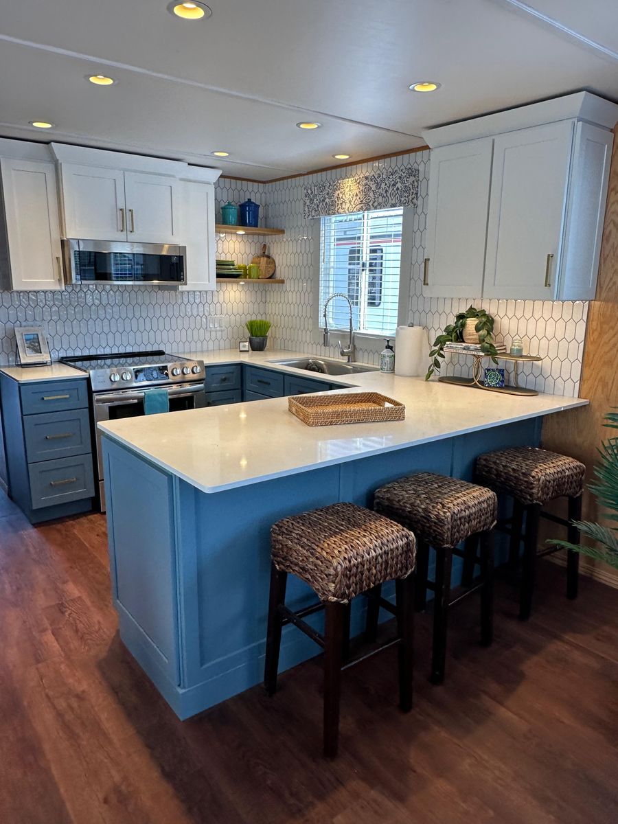 2006 Lakeview 70 