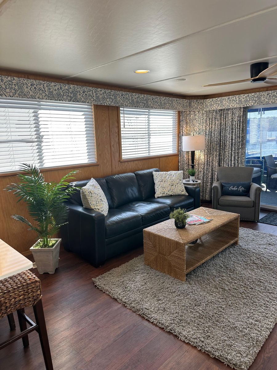 2006 Lakeview 70 