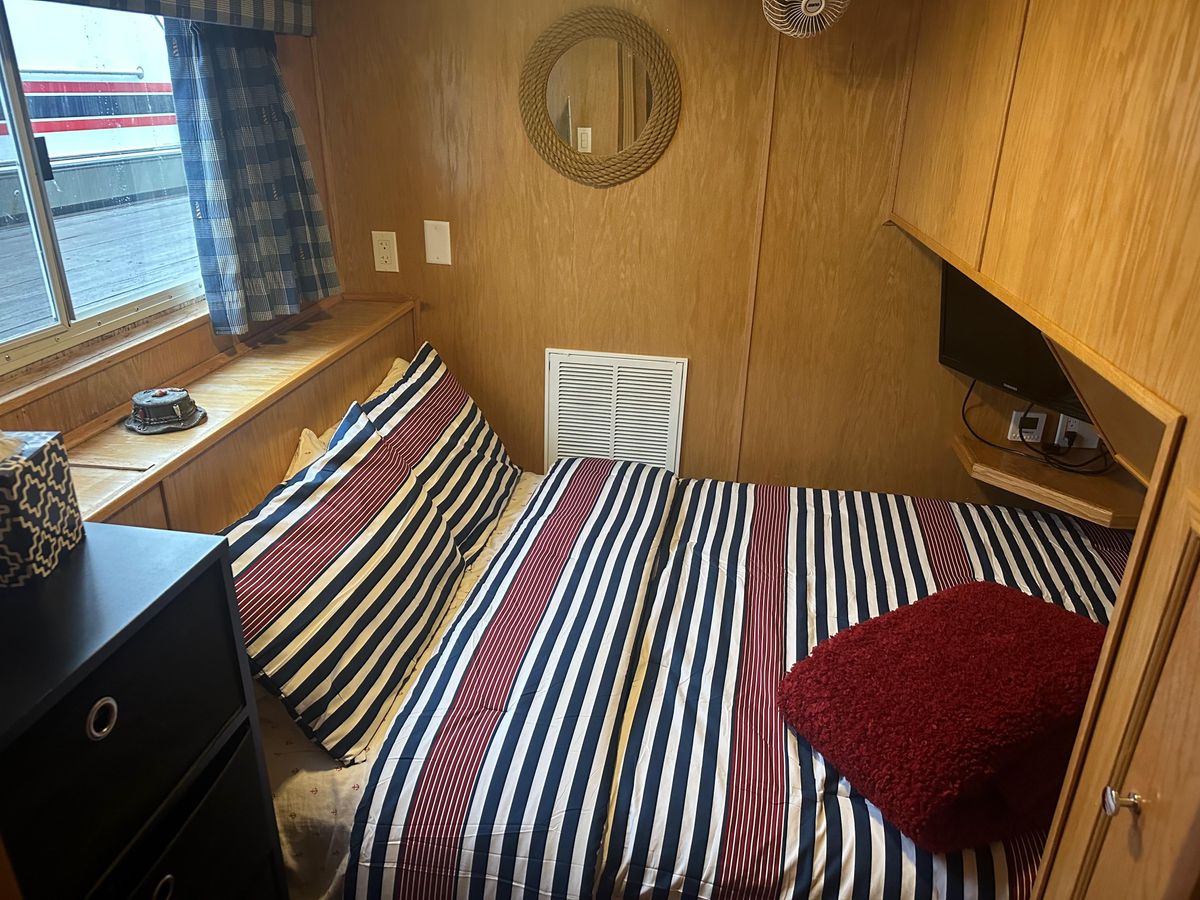 2006 Lakeview 70 