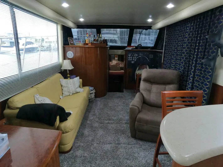  Yacht Photos Pics Interior of 2006 Bluewater Yachts 5200, featuring cozy seating and elegant decor.