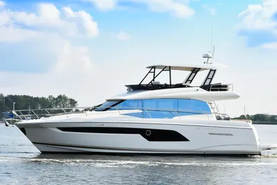 Prestige 520 Flybridge