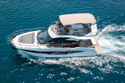 Galeon 400 Fly