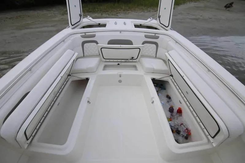  Yacht Photos Pics Manufacturer Provided Image