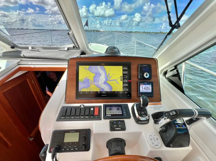 Si Lo Es Yacht Photos Pics 