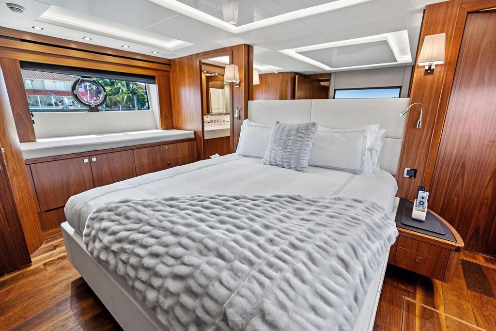2019 Sunseeker 86 