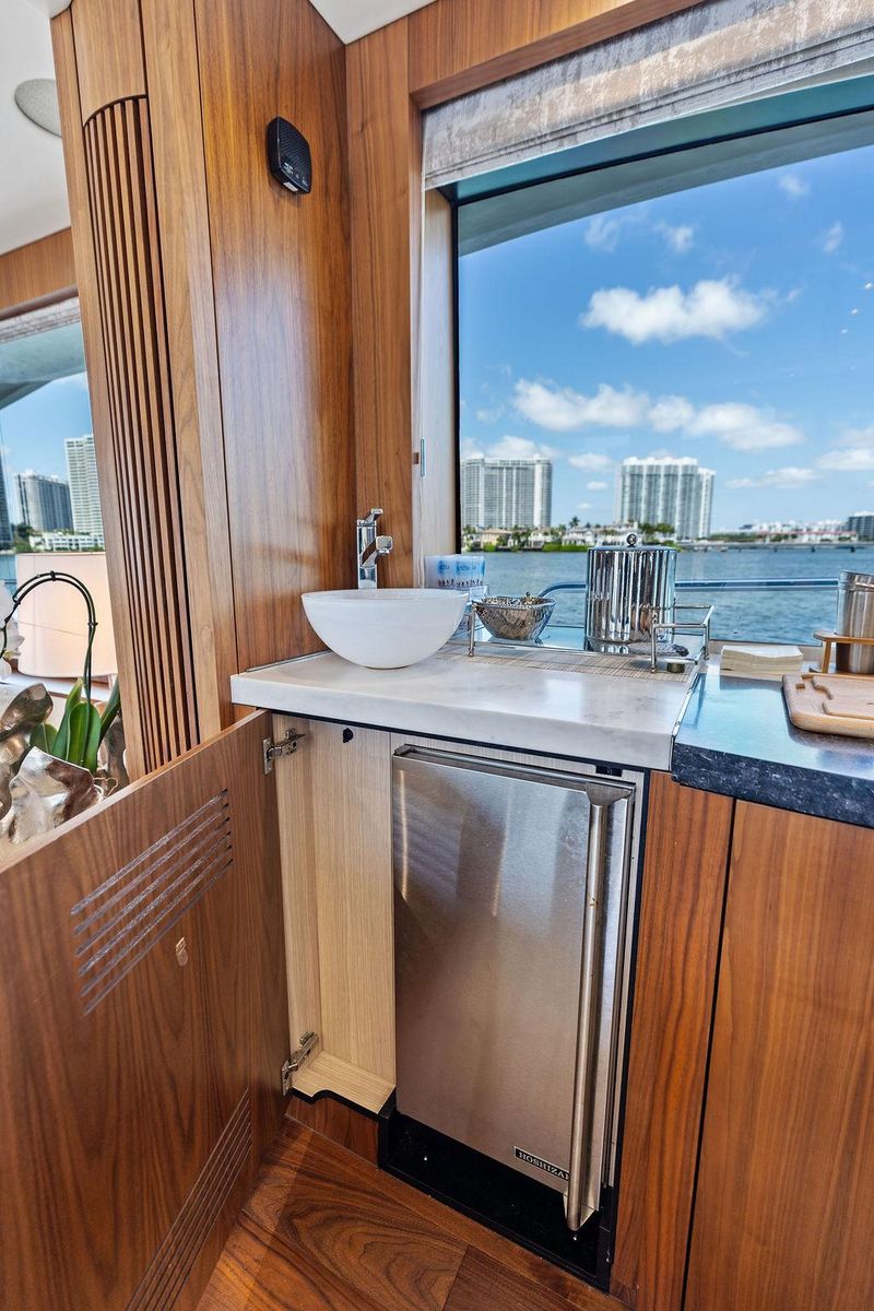 2019 Sunseeker 86 
