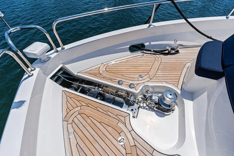 Sea Zar Yacht Photos Pics Sunseeker 86 Yacht 2019 deck with teak flooring and anchor system.