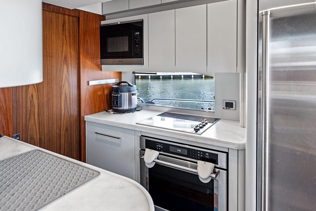 2019 Sunseeker 86 