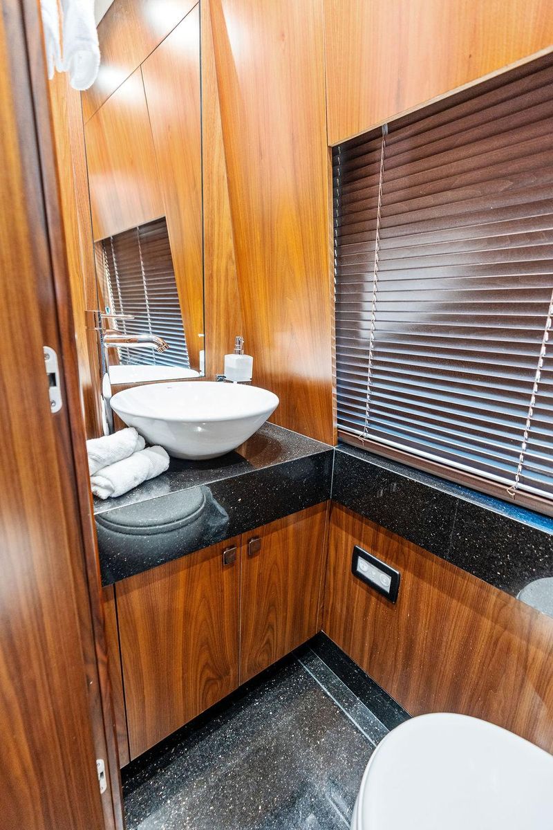2019 Sunseeker 86 