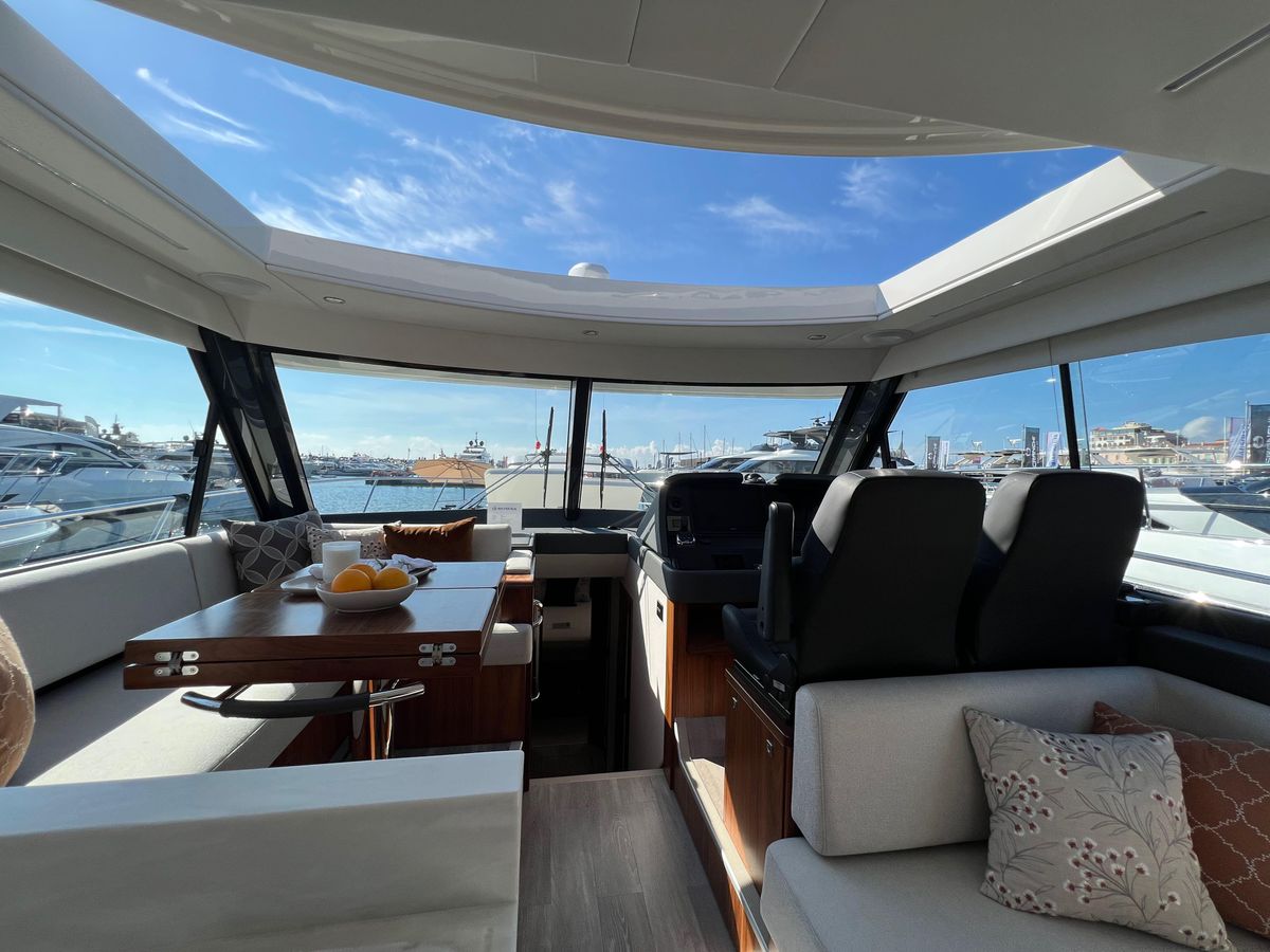 2022 Riviera 50 
