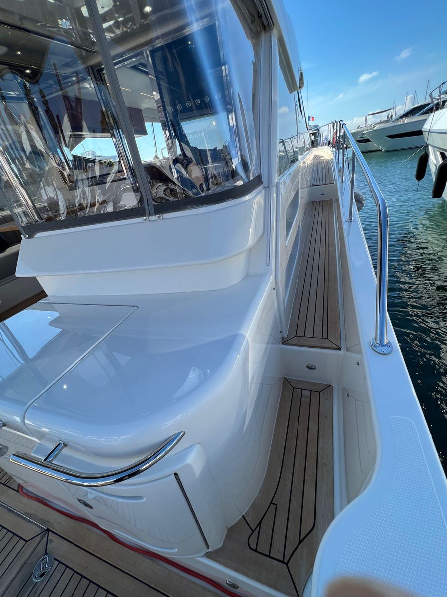 2022 Riviera 50 