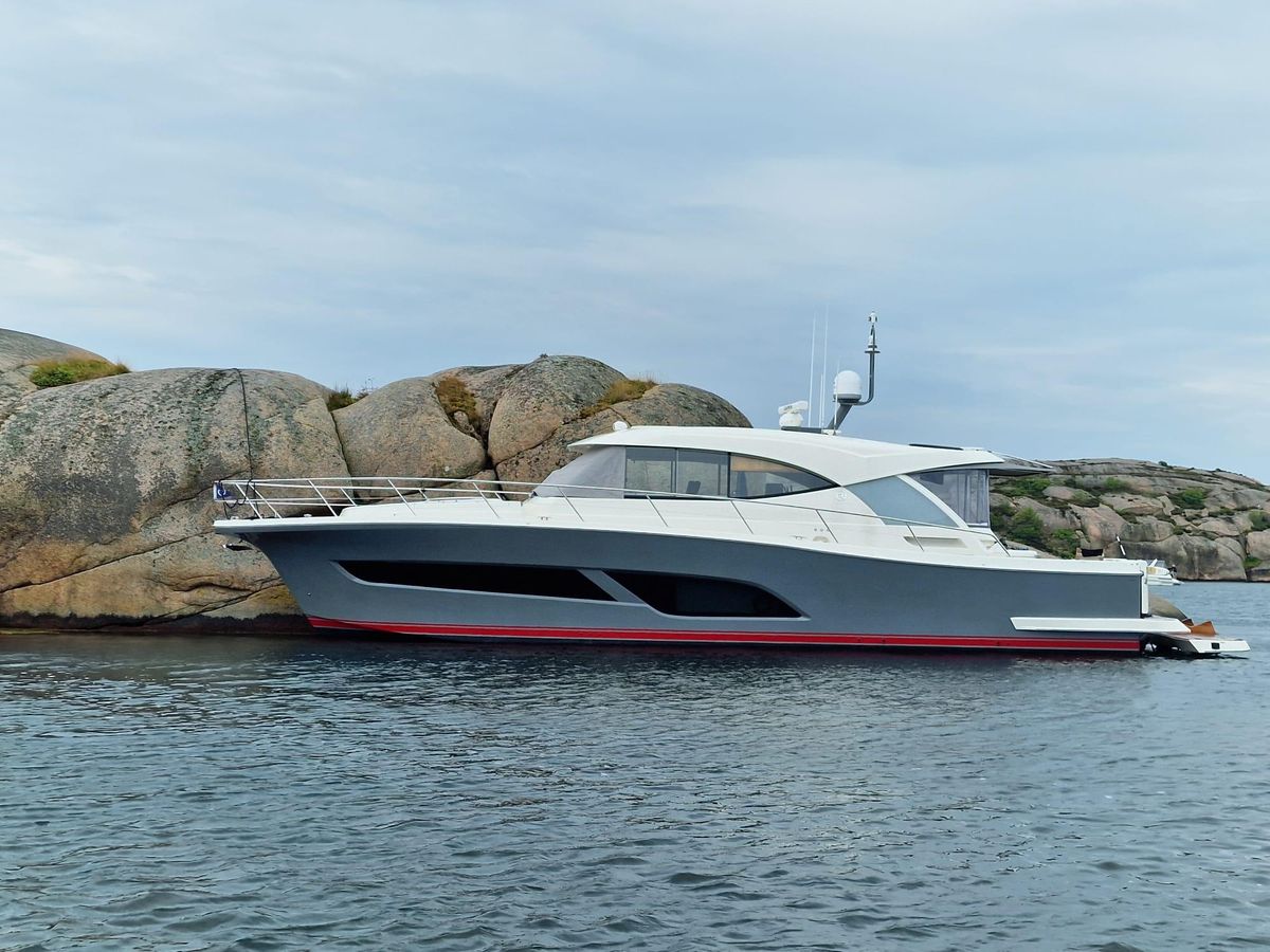 2022 Riviera 50 