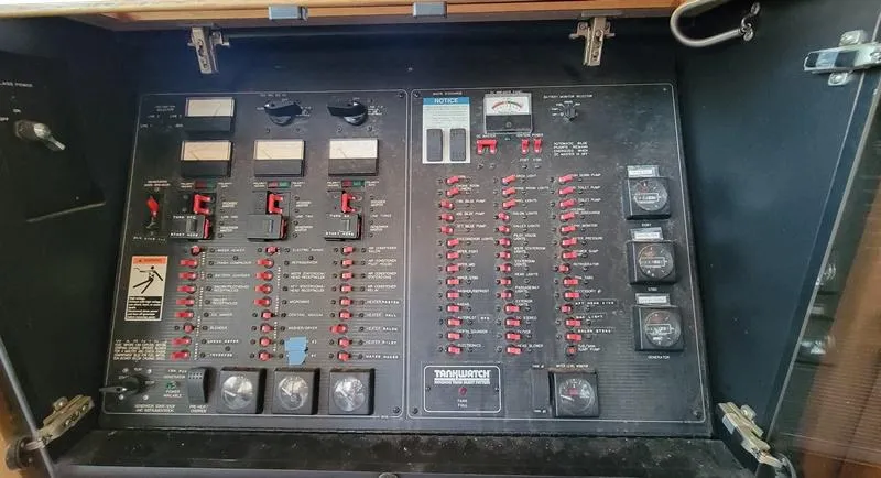 Lady Jewlez Yacht Photos Pics 