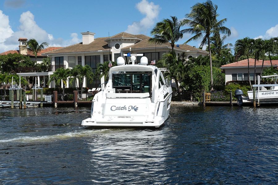 2019 Cruisers Yachts 54 Cantius